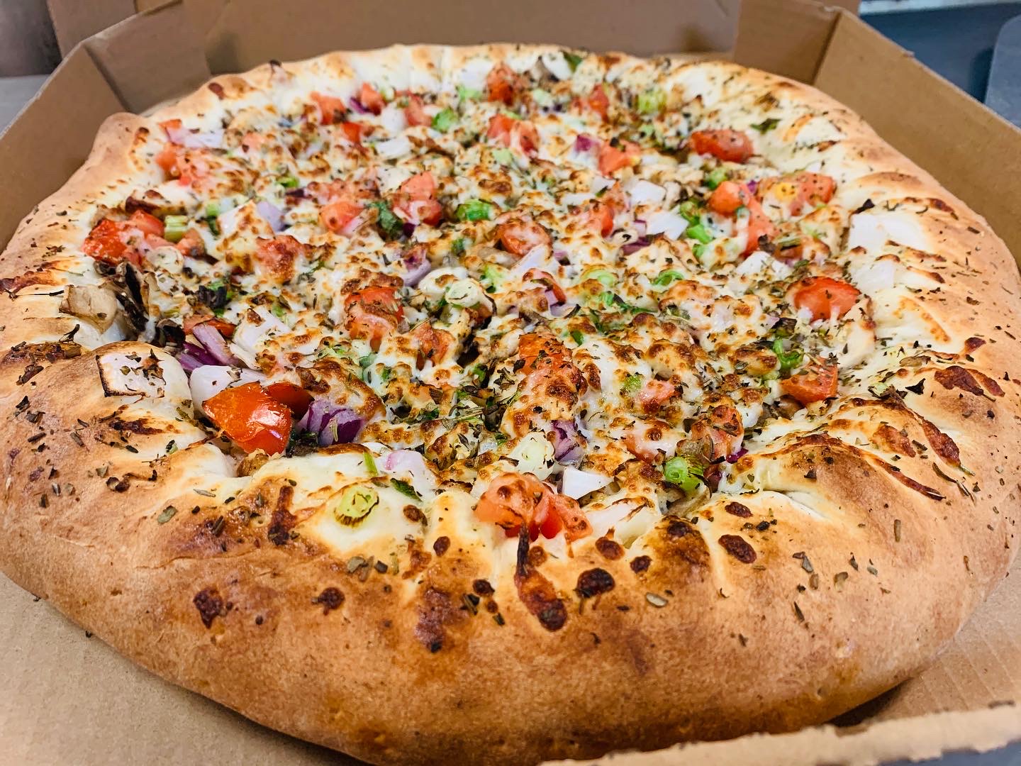 Garlic Chicken Special Pizza